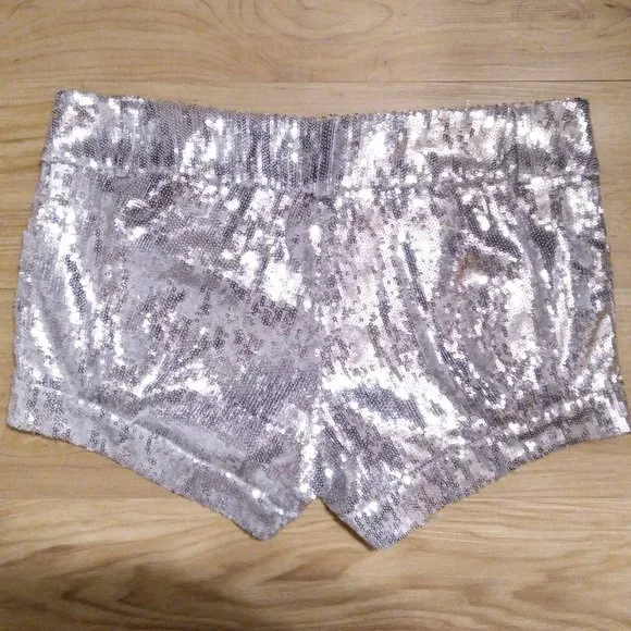 NWOT - Silver-Color Sequined Shorts - Steve Madden - Picture 3 of 4